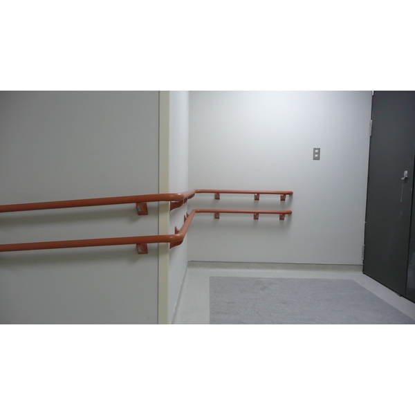 防撞圓型扶手 防撞圓型扶手,漣贏企業有限公司