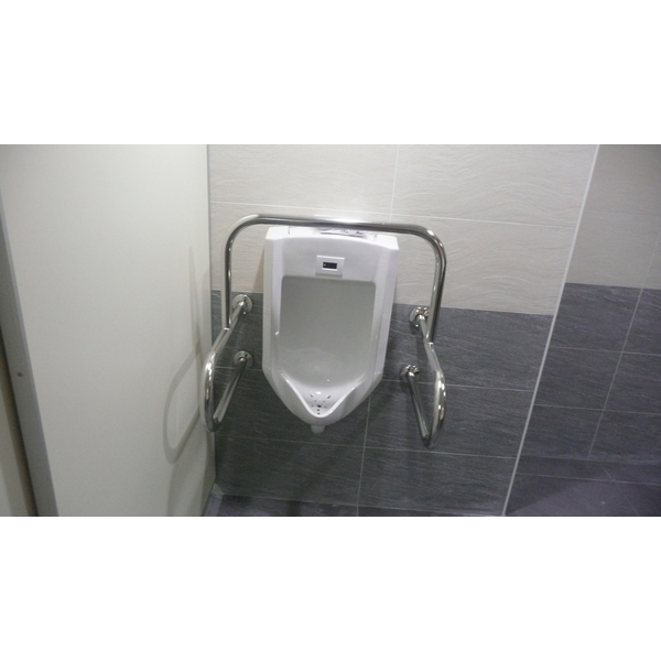 無障礙廁所 無障礙廁所,漣贏企業有限公司