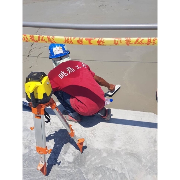 座騎式鏡面整體粉光,砳鼎工程有限公司