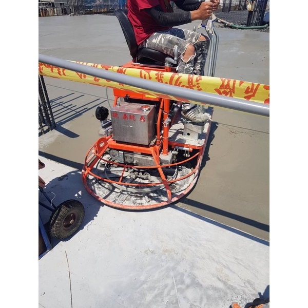 座騎式鏡面整體粉光