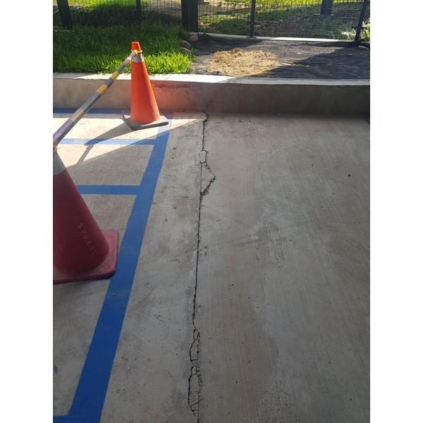 伸縮縫工程施工