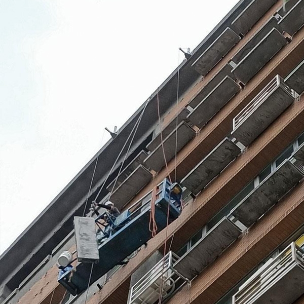 水泥外牆板拆除作業