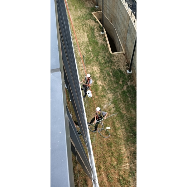 外牆清洗-藝潔事業有限公司