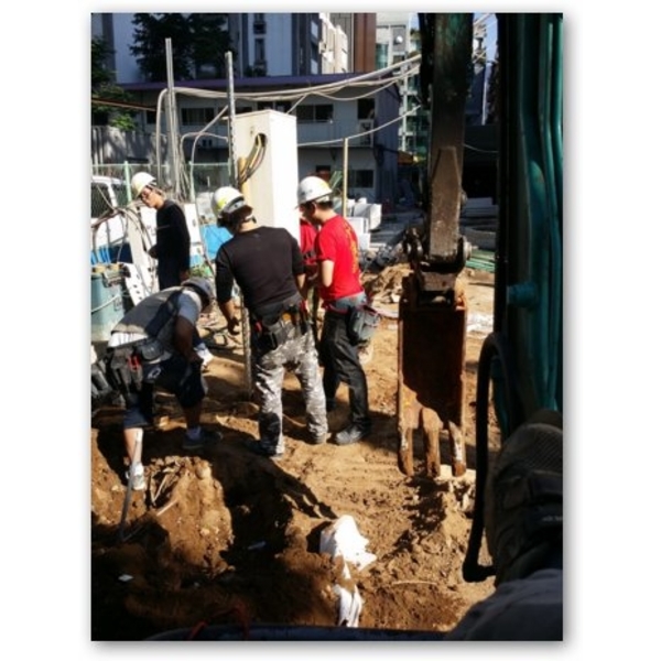 挖土機施工 挖土機施工,瀧才工程行