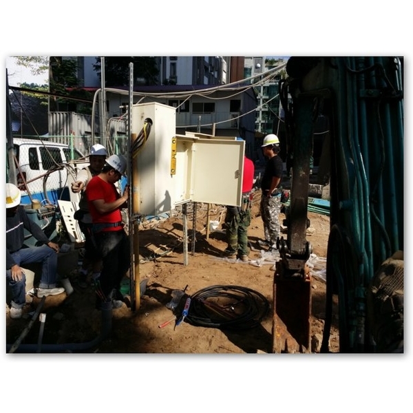 挖土機施工 挖土機施工,瀧才工程行