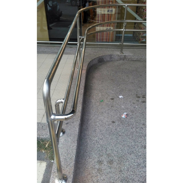 白鐵欄杆,鼎興實業有限公司