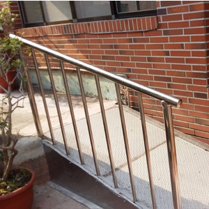 白鐵欄杆