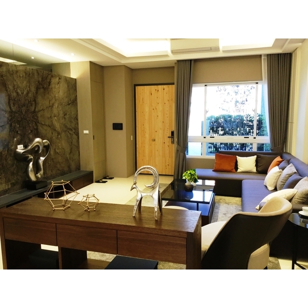 檜木-客廳與樓梯