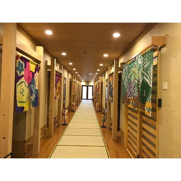 上海極樂湯-木材店面