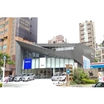 VOLVO新凱汽車新生展示館-玻璃帷幕、鋁格柵、鋁包板、造型金屬板 - 新格金屬股份有限公司