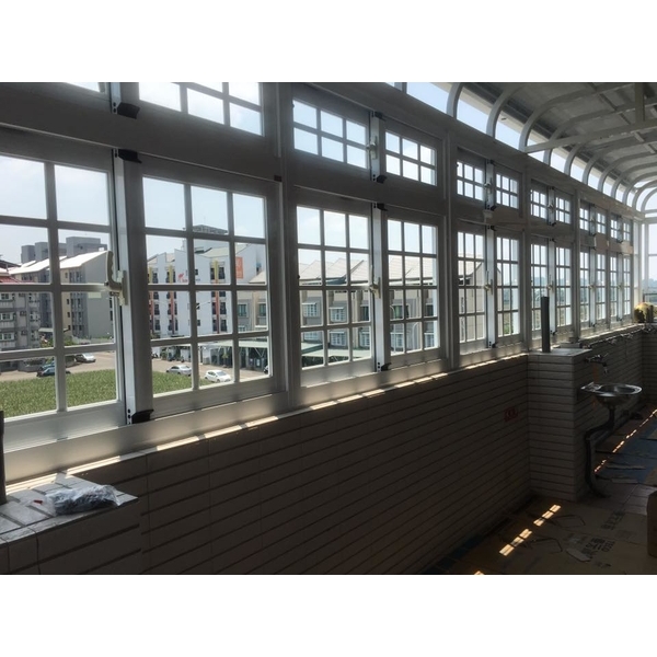 傳家名門 格子窗,毅展企業社