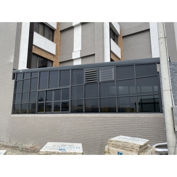 鐵皮屋搭建(採光隔間)