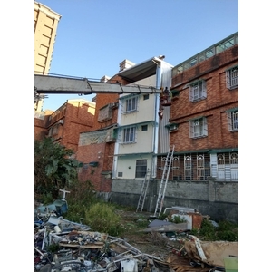 頂樓加建＆牆壁封不銹鋼板＆後白鐵窗及雨遮1 - 金界工程行