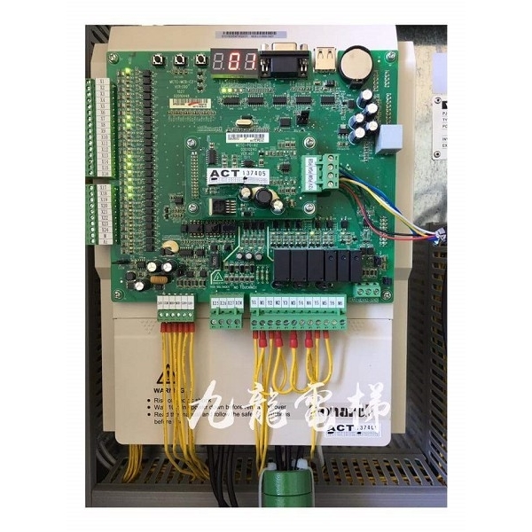 電梯一體化控制系統