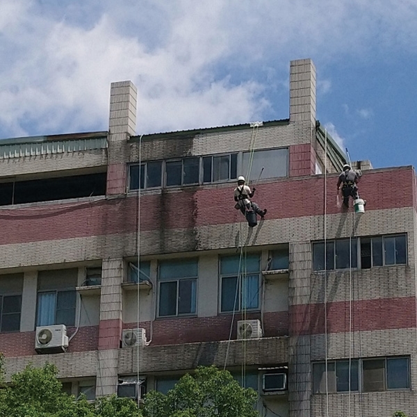 大樓外牆工業雙繩垂降清洗維護工程,樂潤工程有限公司