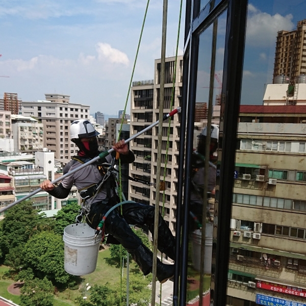清洗玻璃外牆,樂潤工程有限公司