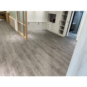 辦公室地磚鋪設工程