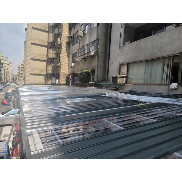 遮雨棚高度修改升高更換不銹鋼浪板-佳德金屬企業社