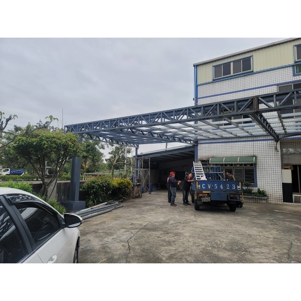 超大座玻璃採光罩骨架安裝-佳德金屬企業社