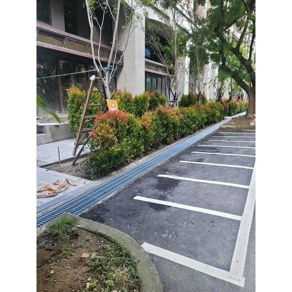 社區大樓周圍安裝水溝格柵,佳德金屬企業社