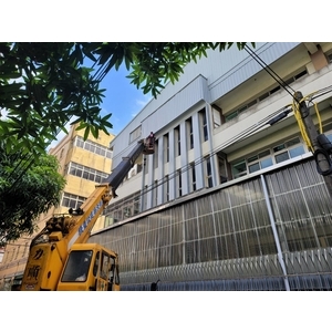 水泥外牆水泥剝落 封製鐵皮預防水泥剝落