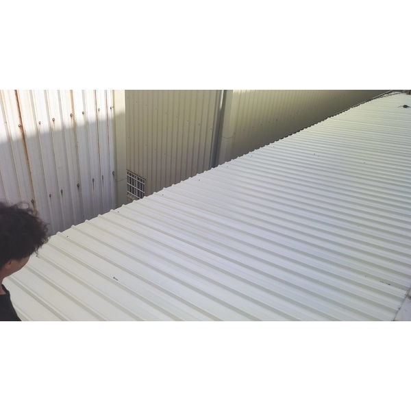 鐵皮屋頂加延浪板預防繼續鏽蝕-佳德金屬企業社