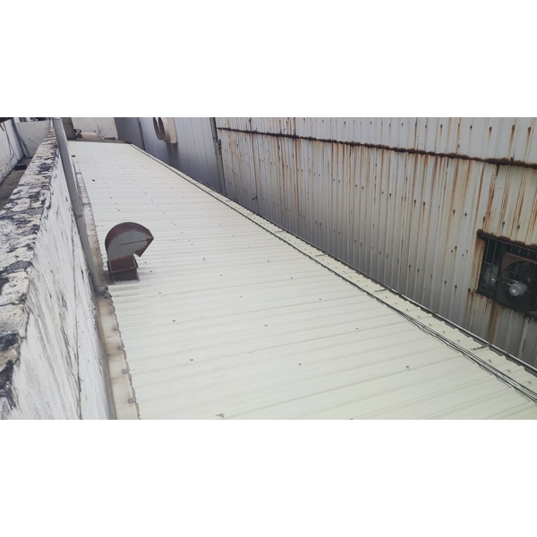 鐵皮屋頂加延浪板預防繼續鏽蝕,佳德金屬企業社