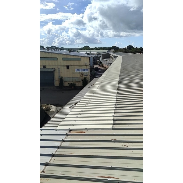 鐵皮屋頂板尾鏽蝕延板360米。420片-佳德金屬企業社