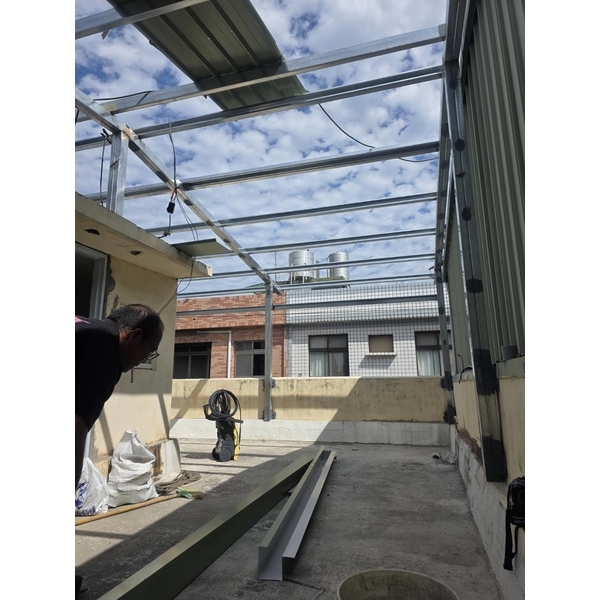 鐵皮屋頂搭建防漏,佳德金屬企業社