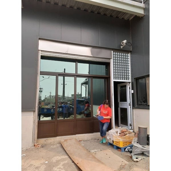 電動捲門。落地氣密窗安裝工程-佳德金屬企業社