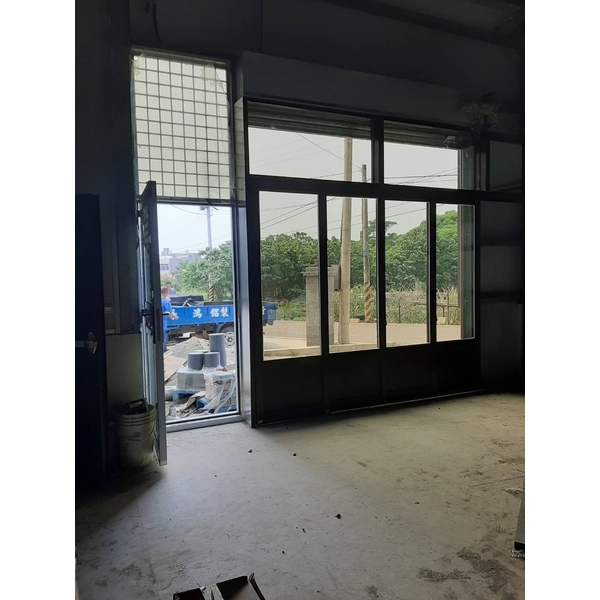 電動捲門。落地氣密窗安裝工程,佳德金屬企業社