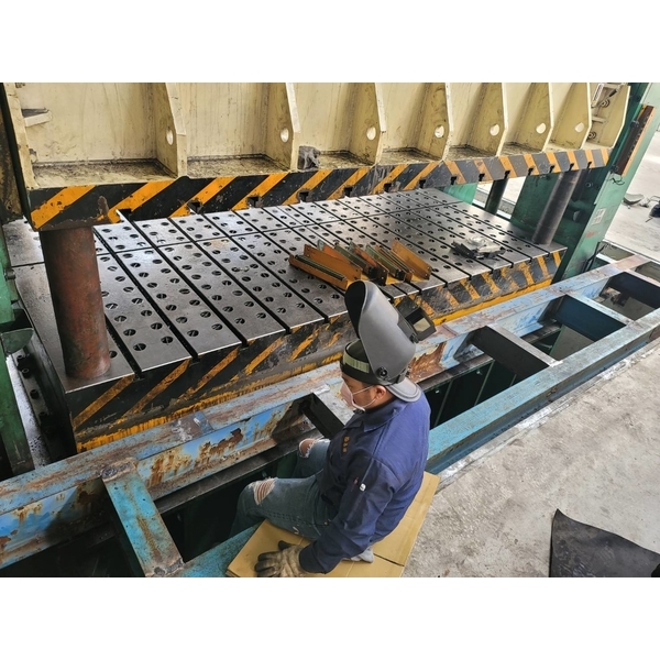 機台移機-底座補強焊接工程-佳德金屬企業社