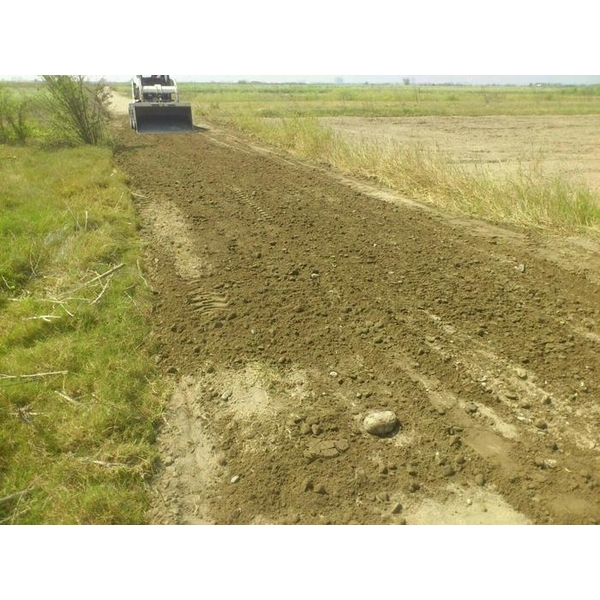 級配鋪攤刮平夯壓,有仟土木包工業