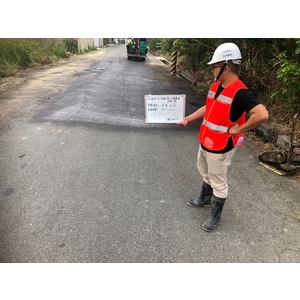 瀝青混凝土施工流程 -噴灑黏層(1)