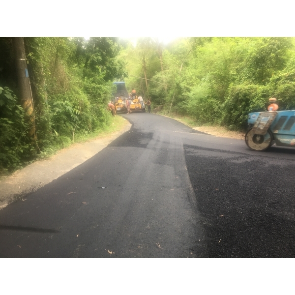 路面改善工程-龍崎區石嘈里後壁溪(後壁高分13)農路-有仟土木包工業