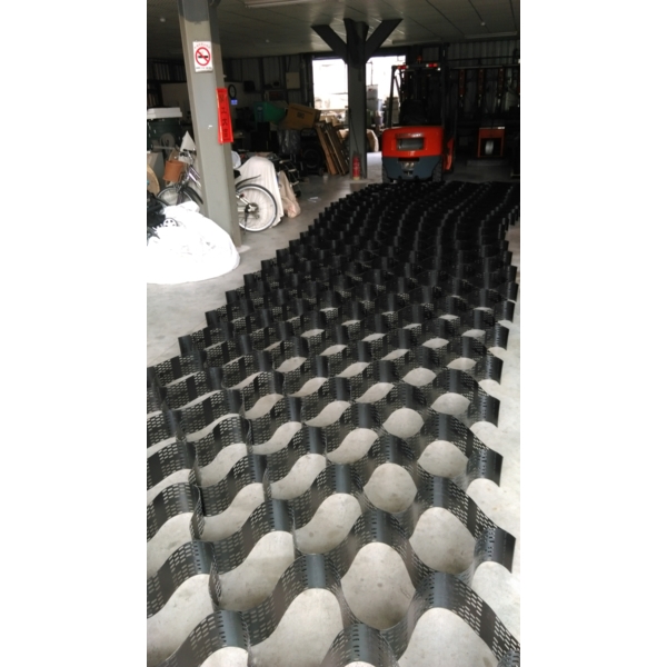 蜂巢格框(圍束格框)產品說明: 蜂巢格框(圍束格框)產品說明:,瑞塍實業有限公司