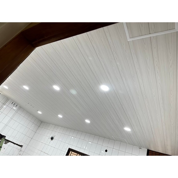 長條型塑膠天花板
