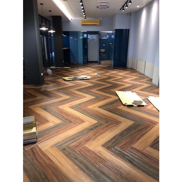 湘饌海鮮- 塑膠地磚設計施作-居久屋企業有限公司