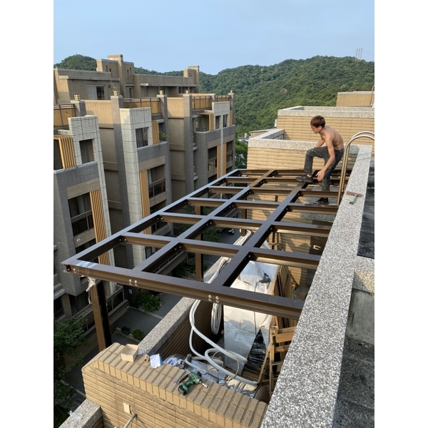 各式雨棚-睿明鋼鋁工程