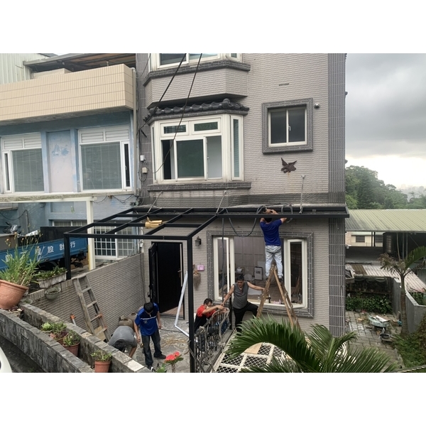 各式雨棚-睿明鋼鋁工程