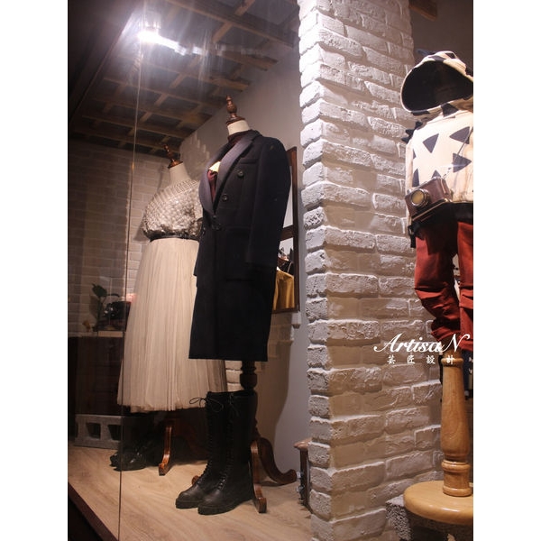 展示櫥窗內部造型牆面、天花