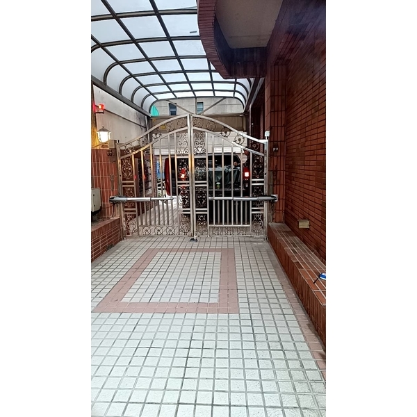 舊大門改油壓桿,銓盛鍛造工程行