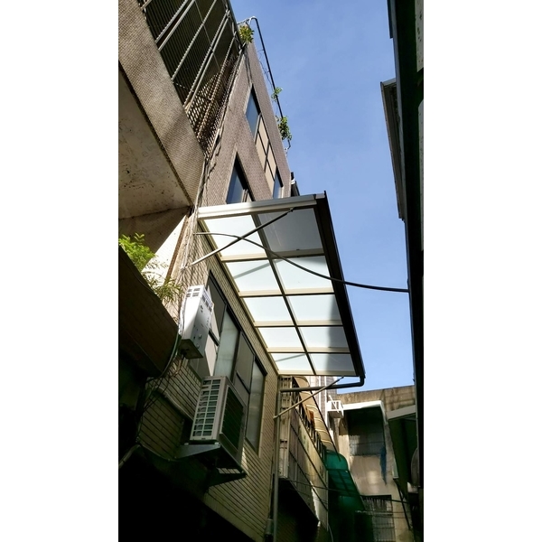 白鐵烤漆採光罩,銓盛鍛造工程行