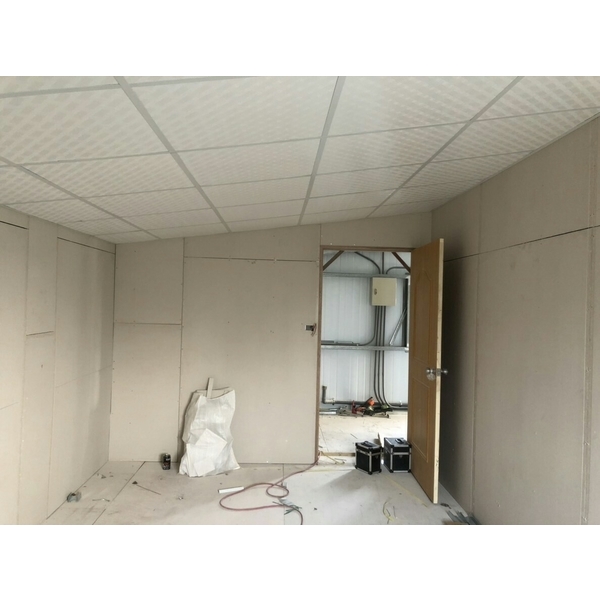 桂竹紋天花板與矽酸鈣輕隔間