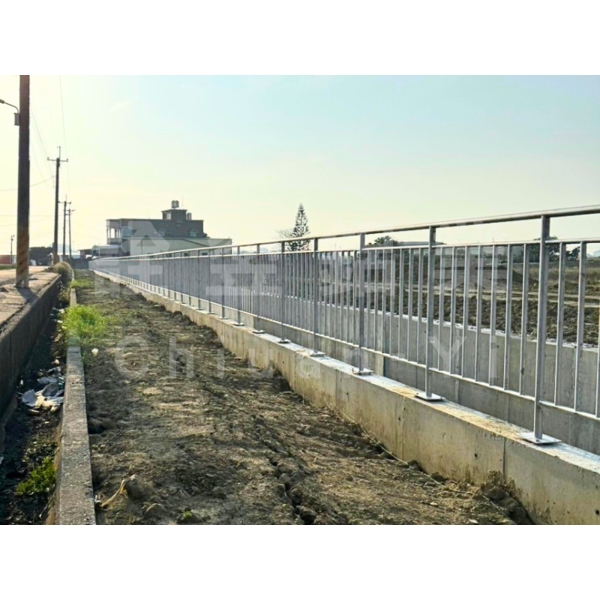【不銹鋼欄杆工程】嘉義縣馬稠後產業園區後期委託開發、使用收益處分及管理案-二期排水工程