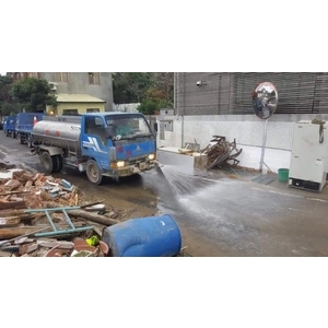 灑水車出租、水運送載