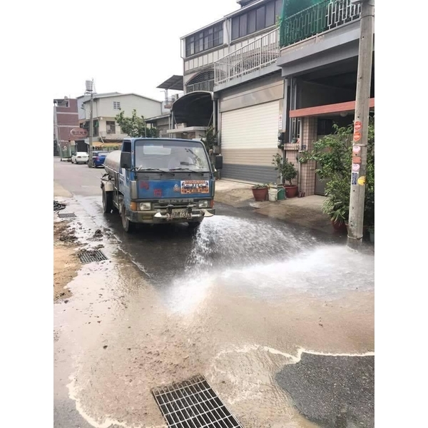 灑水車出租、水運送載-尚好重機工程有限公司