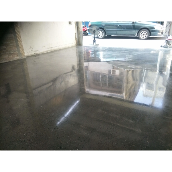 新營復興路車庫地板固化光-磨石通工程公司