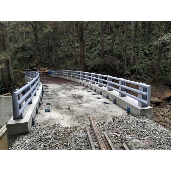 造型欄杆-宏鼎鋼鐵興業股份有限公司