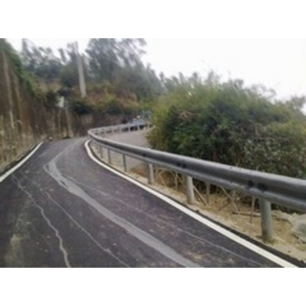 鋼板護欄-宏鼎鋼鐵興業股份有限公司